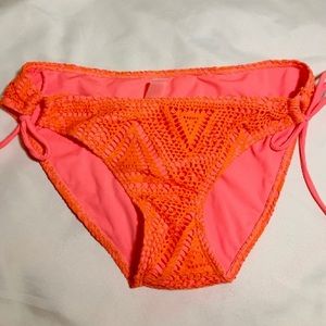 Crochet women’s bathing suit bottoms size L